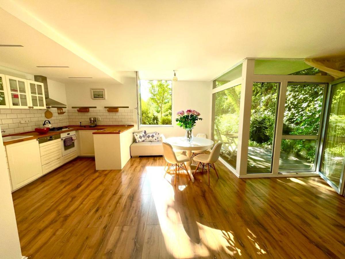70M2 Romantic Living In The Old Town With Garden Bratislava Exterior foto