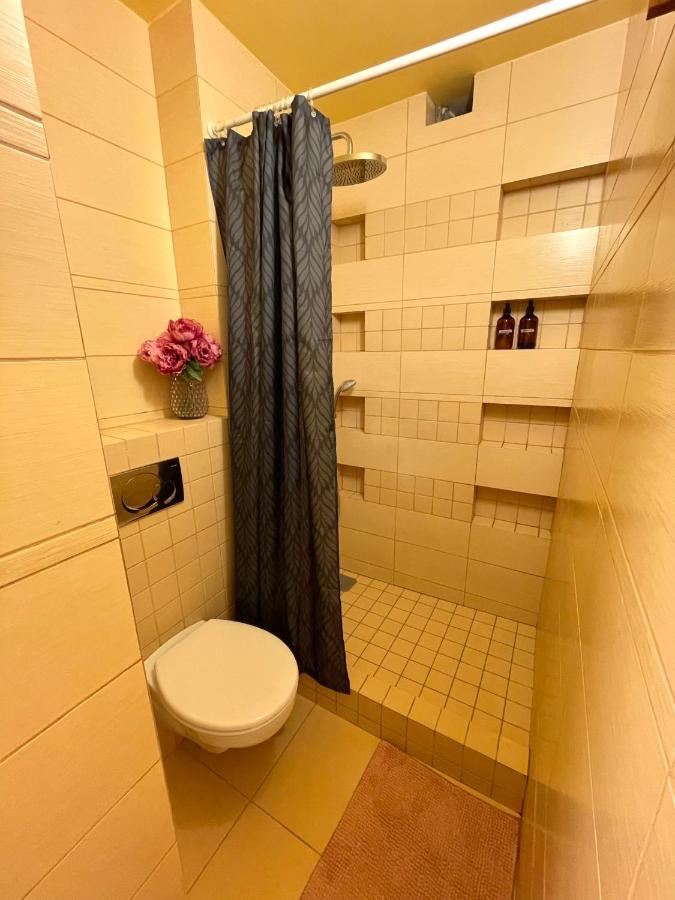 70M2 Romantic Living In The Old Town With Garden Bratislava Exterior foto